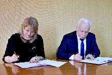 Соглашение о сотрудничестве подписано руководителем регионального Росреестра и омбудсменом Иркутской области